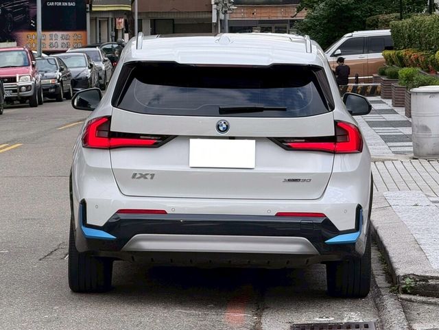 BMW寶馬 IX1 XDRIVE30  第4張相片