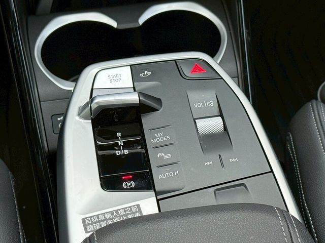 BMW寶馬 IX1 XDRIVE30  第7張相片