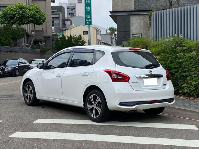 NISSAN日產 TIIDA  第2張相片