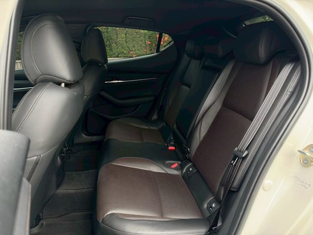 MAZDA馬自達 MAZDA 3  第16張相片