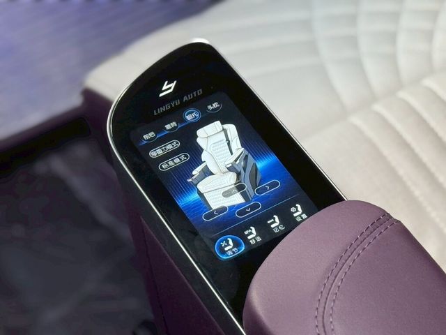 M-BENZ賓士 V220 D  第8張相片