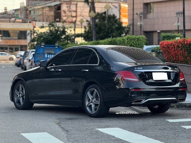 M-BENZ賓士 E300  第2張相片
