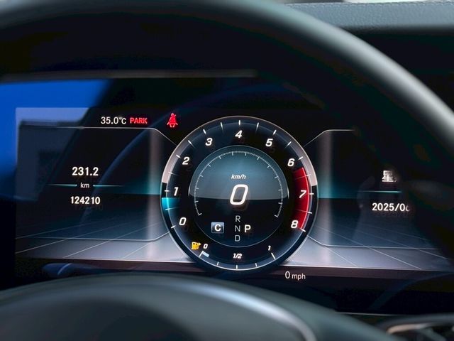 M-BENZ賓士 E300  第13張相片