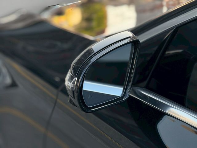 M-BENZ賓士 E300  第14張相片