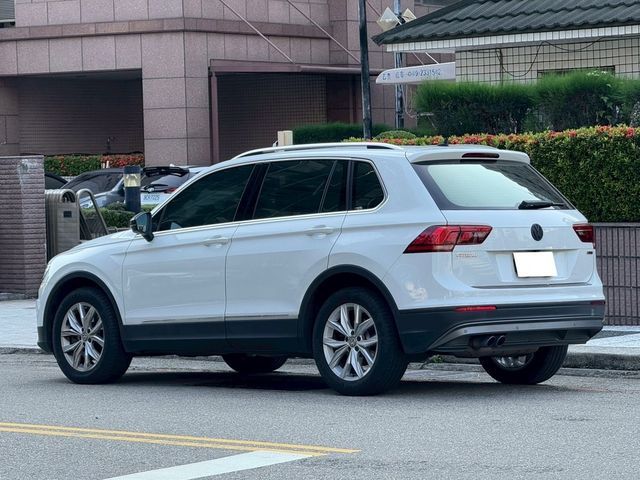 VOLKSWAGEN福斯 TIGUAN  第2張相片