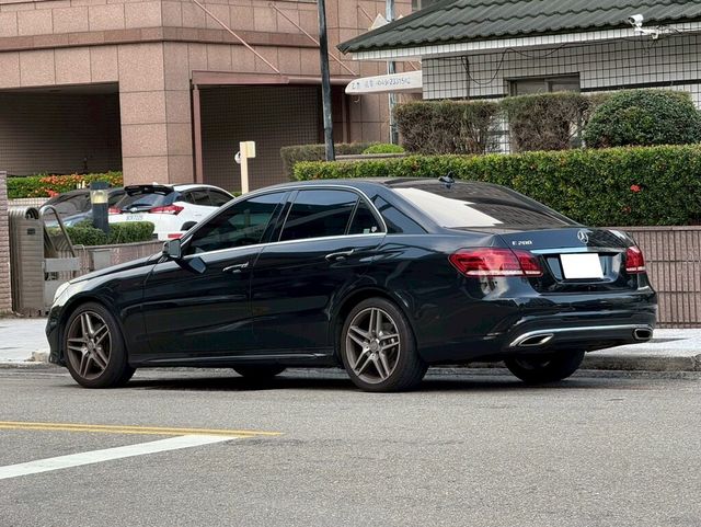 M-BENZ賓士 E200  第2張相片