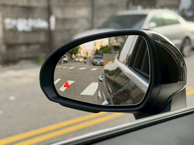 M-BENZ賓士 GLC200  第6張相片