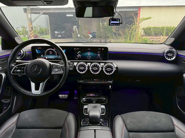M-BENZ賓士 CLA250  第8張相片