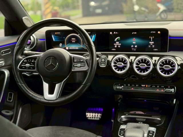 M-BENZ賓士 CLA250  第10張相片