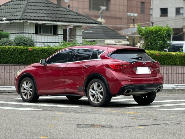 INFINITI無限 Q30  第2張相片