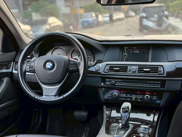 BMW寶馬 520D  第7張相片