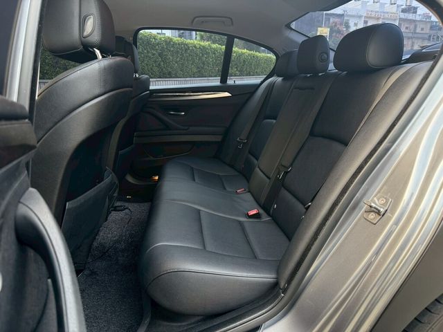 BMW寶馬 520D  第11張相片