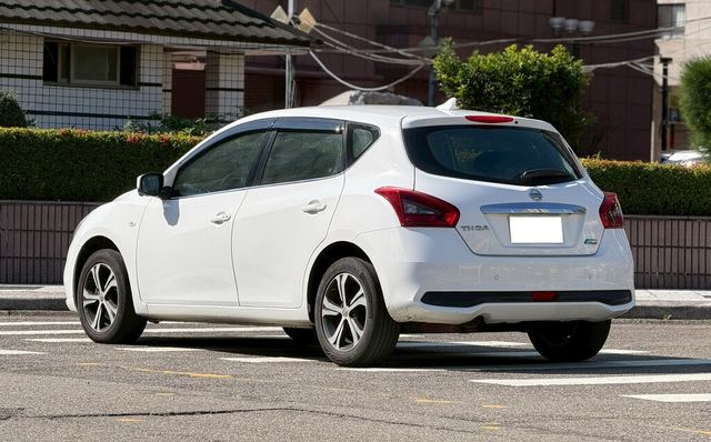 NISSAN日產 TIIDA  第2張相片