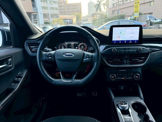 FORD福特 KUGA  第9張相片