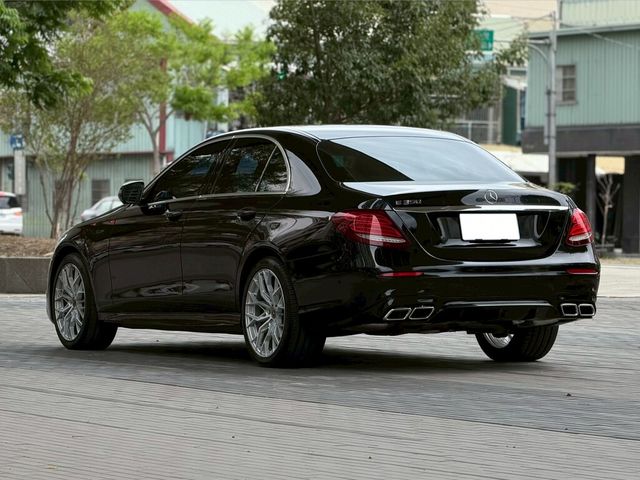 M-BENZ賓士 E250  第2張相片