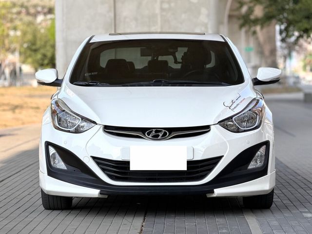 HYUNDAI現代 ELANTRA  第2張相片