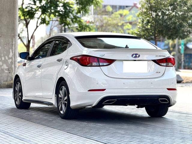 HYUNDAI現代 ELANTRA  第3張相片