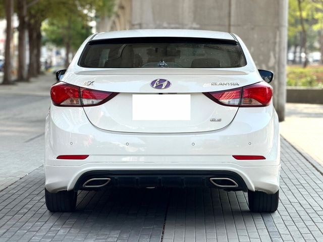 HYUNDAI現代 ELANTRA  第4張相片