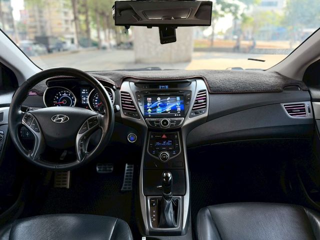HYUNDAI現代 ELANTRA  第6張相片