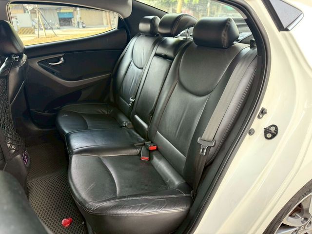 HYUNDAI現代 ELANTRA  第10張相片