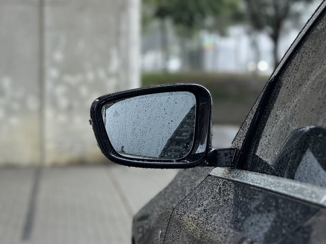 BMW寶馬 320I SEDAN ZA  第5張相片