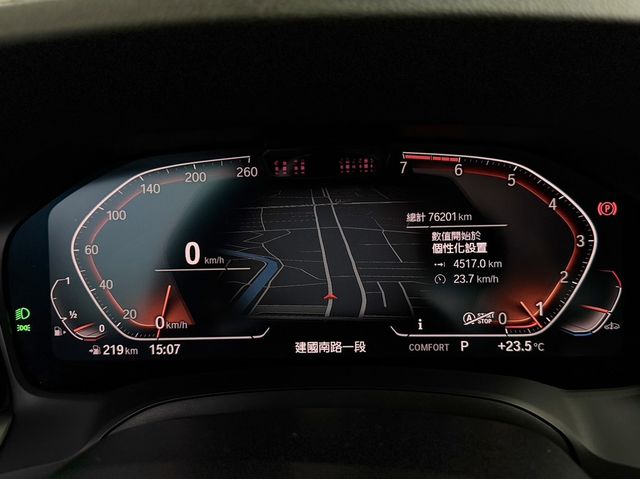 BMW寶馬 320I SEDAN ZA  第13張相片