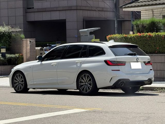 BMW寶馬 320I TOURING  第2張相片