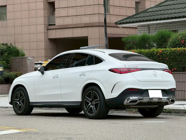 M-BENZ賓士 GLC300 AMG COUPE  第2張相片