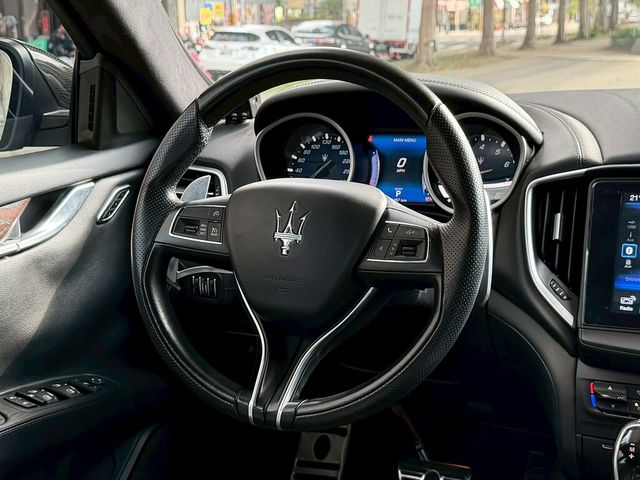 MASERATI瑪莎拉蒂 GHIBLI SQ4  第9張相片