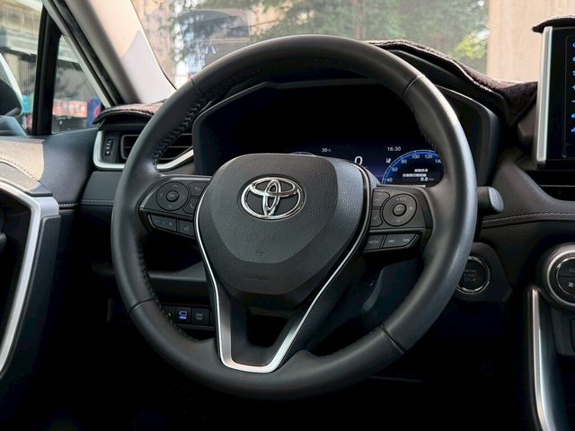 TOYOTA豐田 RAV4  第8張相片
