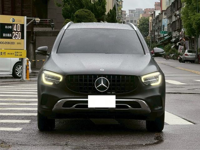 M-BENZ賓士 GLC300  第3張相片