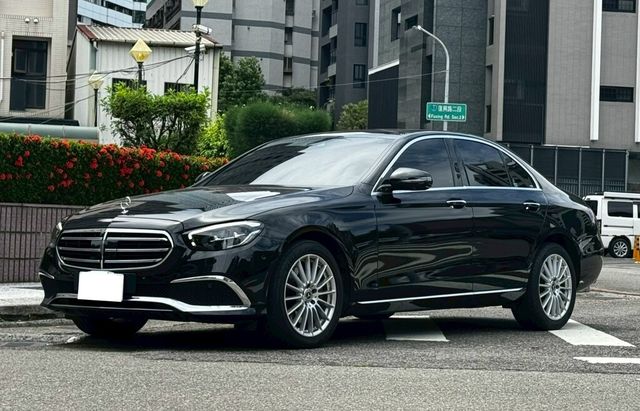 M-BENZ賓士 E300  第1張相片