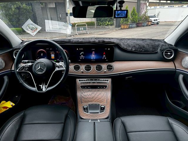M-BENZ賓士 E300  第15張相片