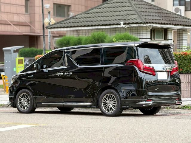 TOYOTA豐田 ALPHARD  第2張相片