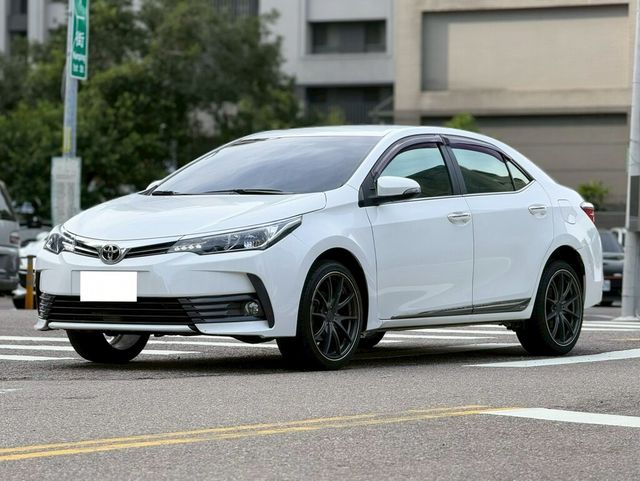 TOYOTA豐田 ALTIS  第1張相片