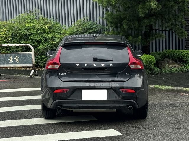 VOLVO富豪 V40  第4張相片