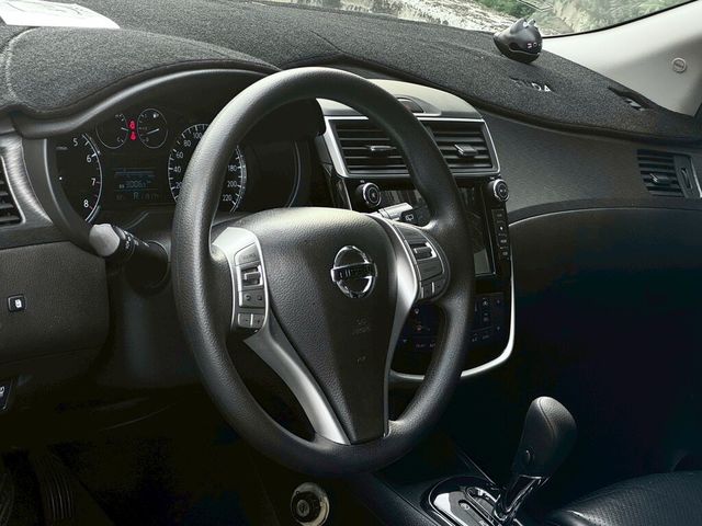 NISSAN日產 TIIDA  第6張相片