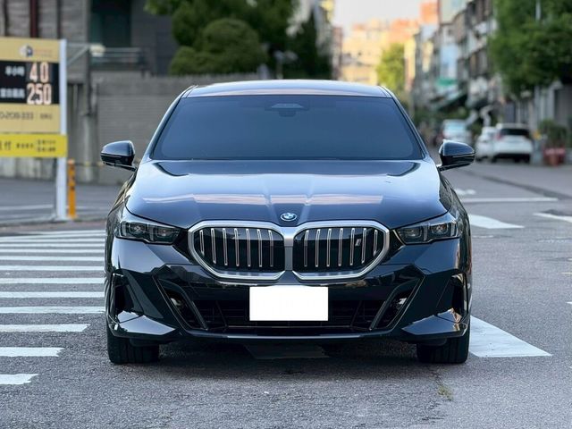 BMW寶馬 I5  第3張相片