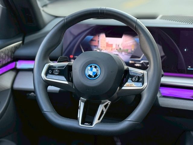 BMW寶馬 I5  第9張相片
