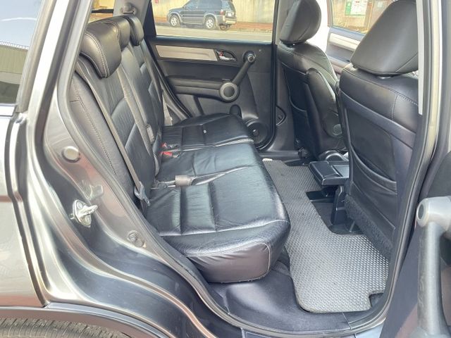 一手車/天窗/恆溫/衛星導航/導車顯影/HID頭燈/定速/四輪傳動  第11張相片