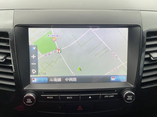 原鈑件/衛星導航/倒車顯影/定速/恆溫空調  第18張相片