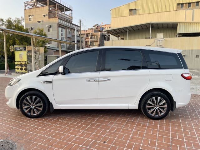 一手車/旗艦版/環景影像/夜視鏡頭/天窗/電動滑門/7人座  第7張相片