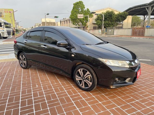 一手車/原鈑件/原廠保養/導航/鋁圈/皮椅/定速/換檔撥片/VTIS  第3張相片