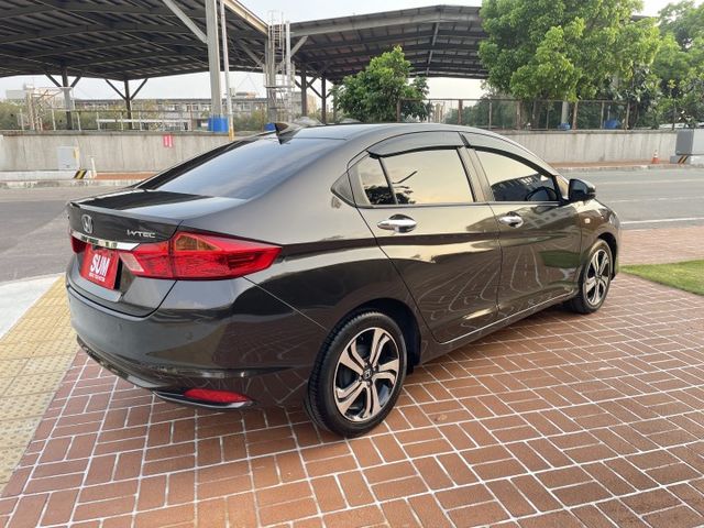 一手車/原鈑件/原廠保養/導航/鋁圈/皮椅/定速/換檔撥片/VTIS  第4張相片