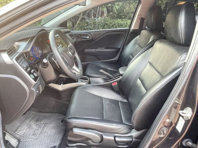 一手車/原鈑件/原廠保養/導航/鋁圈/皮椅/定速/換檔撥片/VTIS  第8張相片