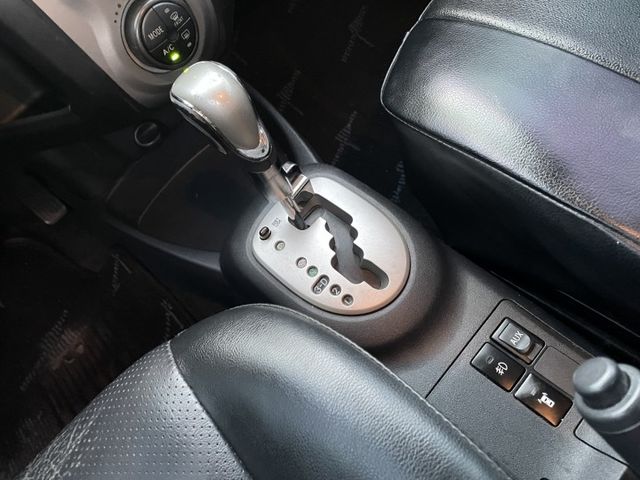 G版/原鈑件/恆溫/安卓機/16吋鋁圈/衛星導航/倒車顯影/只跑10萬公里  第17張相片