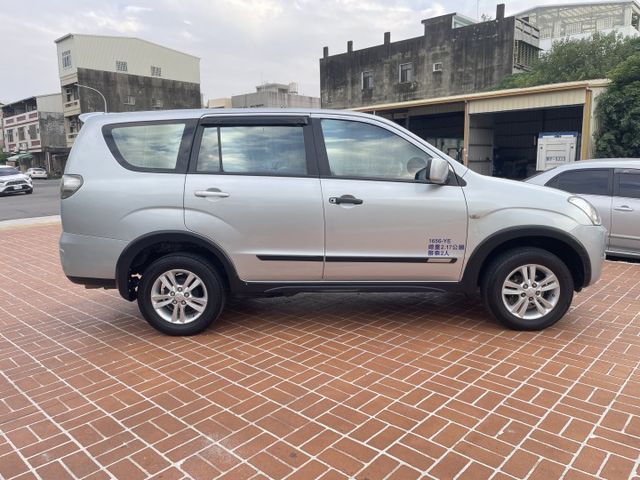 恆溫/皮椅/鋁圈/安卓機/只跑11萬公里/2人座可改回5人座  第4張相片