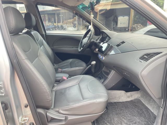 恆溫/皮椅/鋁圈/安卓機/只跑11萬公里/2人座可改回5人座  第13張相片