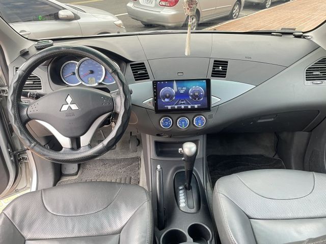 恆溫/皮椅/鋁圈/安卓機/只跑11萬公里/2人座可改回5人座  第19張相片