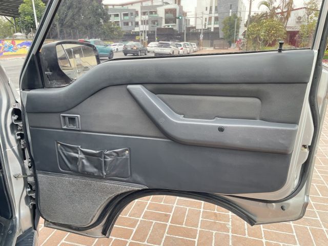 原鈑件/ 只跑10萬公里/保固1年2萬公里  第18張相片